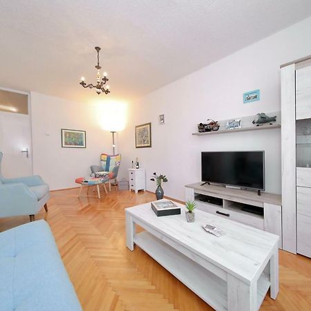 Apartman Lana In City Centre With Garage Zadar Buitenkant foto