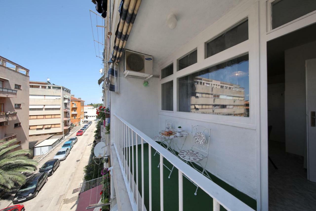 Apartman Lana In City Centre With Garage Zadar Buitenkant foto