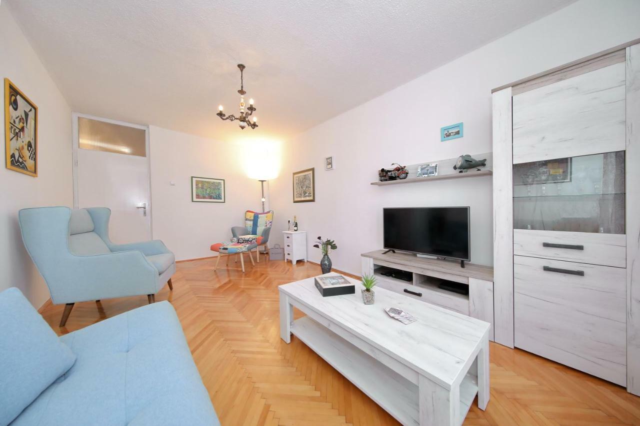 Apartman Lana In City Centre With Garage Zadar Buitenkant foto