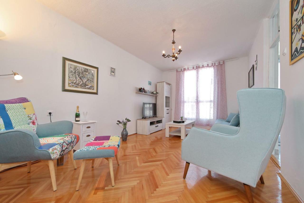 Apartman Lana In City Centre With Garage Zadar Buitenkant foto
